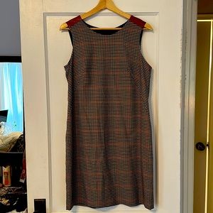 Cute & classic jumper, Houndstooth plaid  pattern, leather shoulder inlay, 10